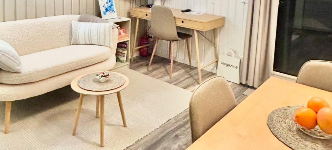 Lilla Huset Bed & Breakfast - Countryside Guesthouse, Free Parking Örebro Exterior foto